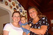 Dorothywith niece Charlotte and her mom Victoria